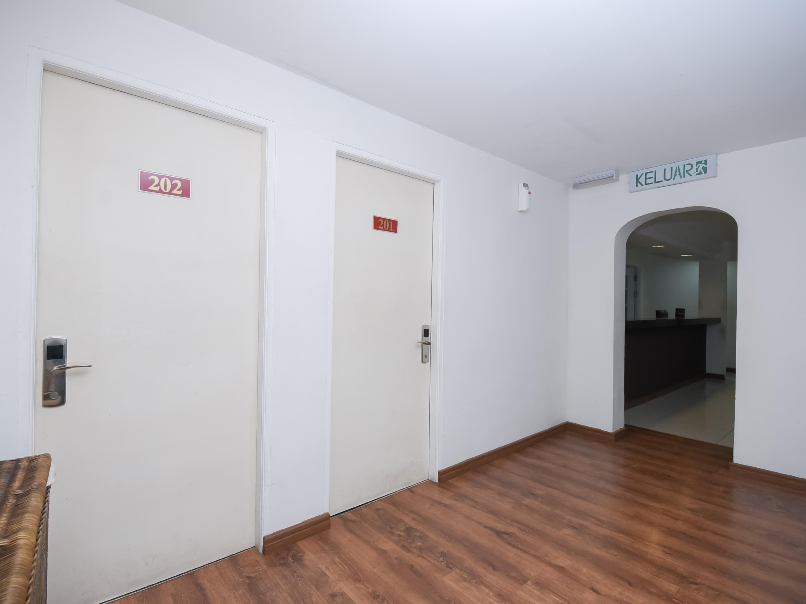 Super Oyo 89604 City Home Stay Мири Екстериор снимка